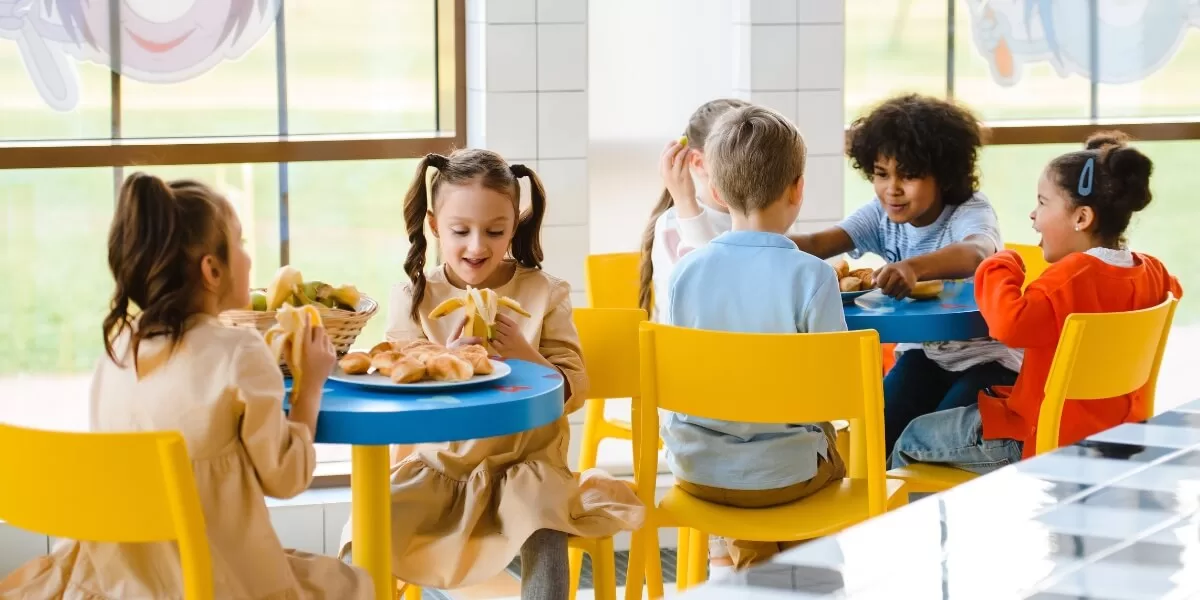 O alimentație sănătoasă și echilibrată este importantă pentru performanța școlară