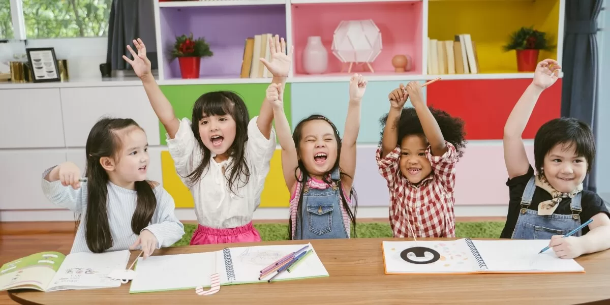 Copiii învață prin imitare, iar părinții sunt primele lor modele