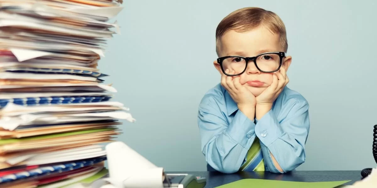 Presiunea asupra copiilor și adolescenții de a fi la un nivel ridicat în școală