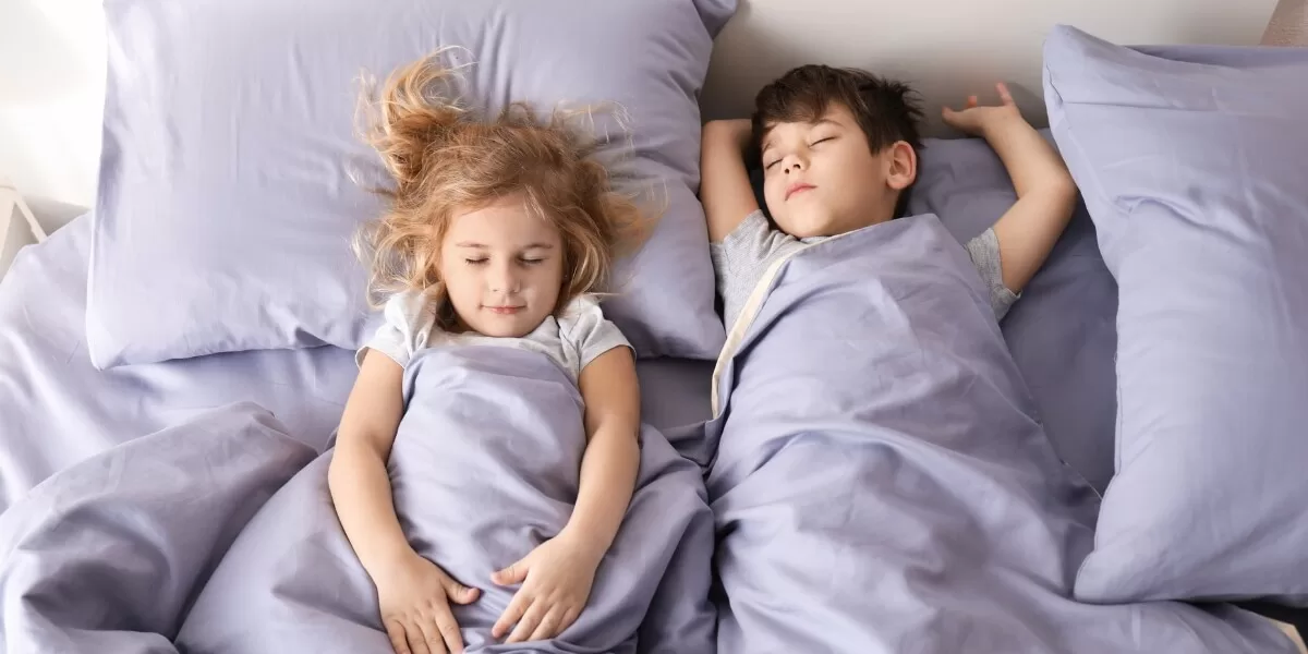 Somnul joacă un rol important în performanța școlară