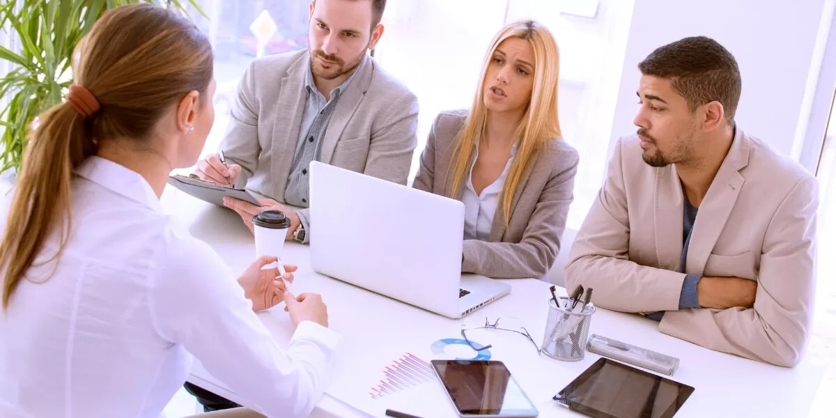 Dacă întrebarea este clar inadecvată sau neconformă cu legislația, refuză să răspunzi